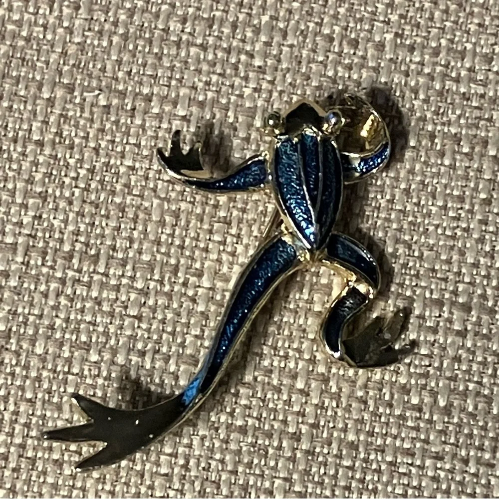Vintage Gerry’s Blue Frog Brooch Gold Tone